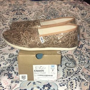 Women’s Glitter Rose Gold Toms shoes size 7